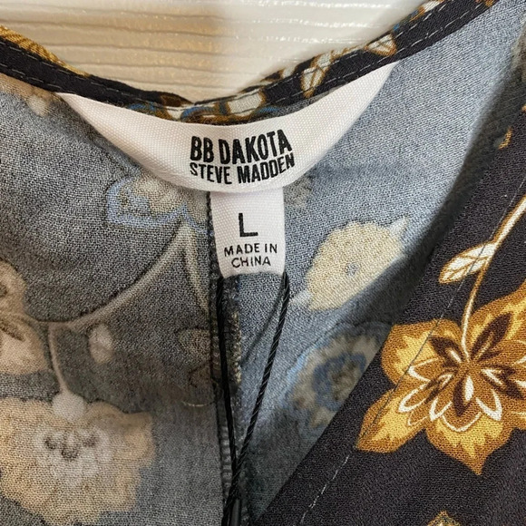 BB DAKOTA Steve Madden Fall Floral Button Front Romper NWT Size Large - Picture 8 of 8